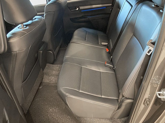 Toyota HiLux 7 of 10