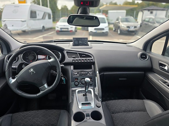 Peugeot 3008 9 of 12
