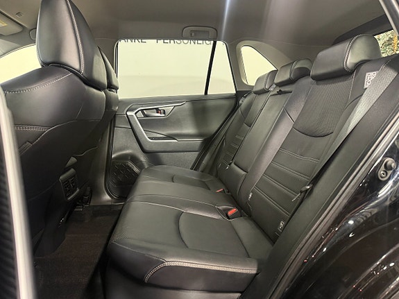 Toyota RAV4 21 of 23