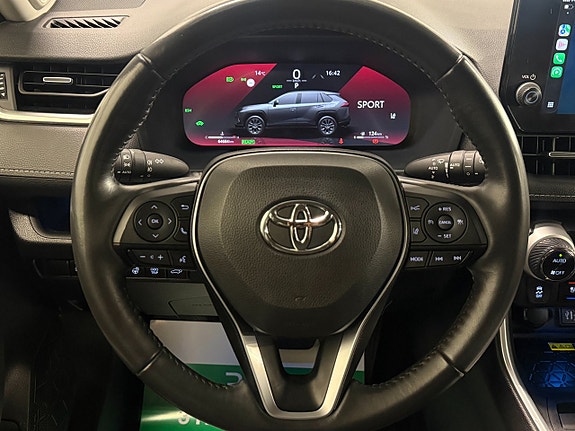 Toyota RAV4 12 of 23