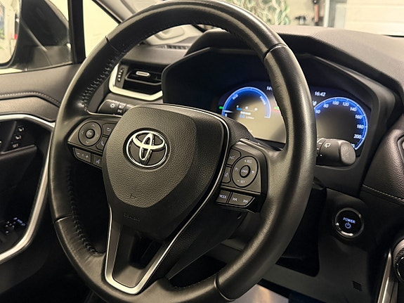 Toyota RAV4 13 of 23