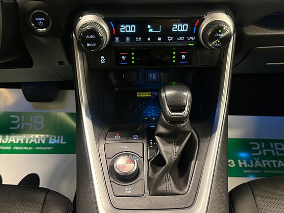 Toyota RAV4 18 of 23