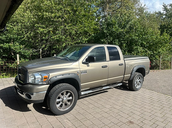 Dodge RAM 2500 4 of 9