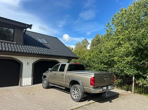Dodge RAM 2500 3 of 9