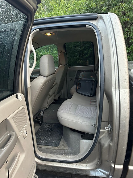 Dodge RAM 2500 7 of 9
