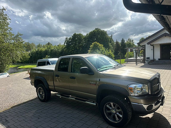 Dodge RAM 2500 5 of 9