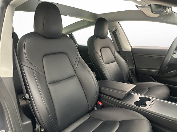 Tesla Model 3 27 of 30