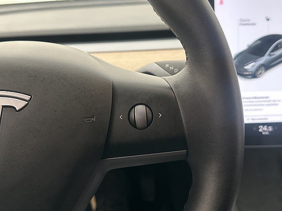 Tesla Model 3 15 of 30