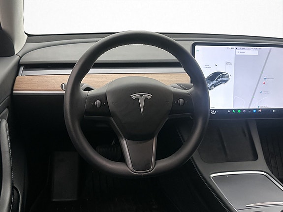 Tesla Model 3 13 of 30
