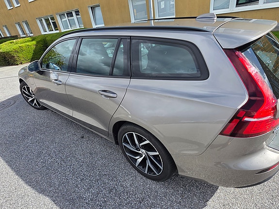 Volvo V60 3 of 6