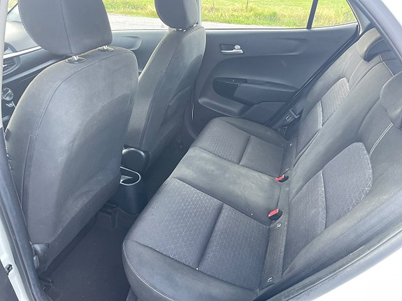 Kia Picanto 11 of 17