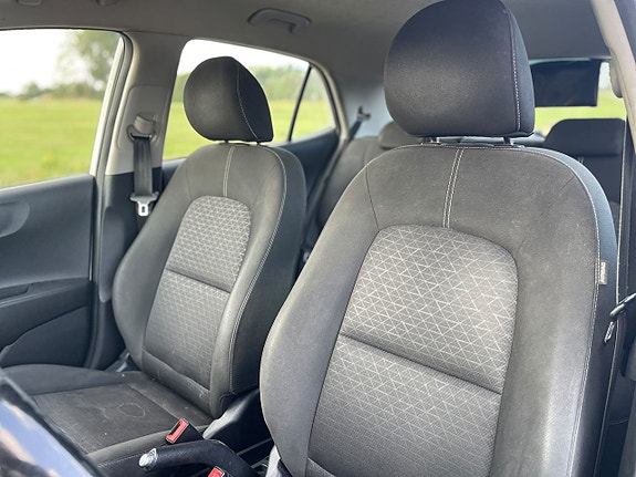 Kia Picanto 12 of 17