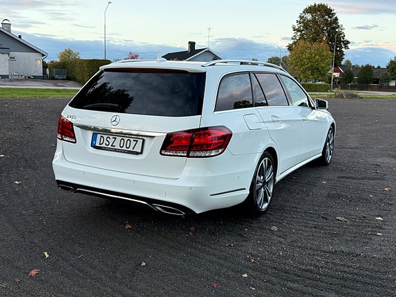 Mercedes-Benz E250 5 of 19