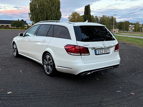Mercedes-Benz E250 3 of 19