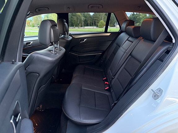 Mercedes-Benz E250 10 of 19