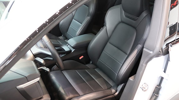Porsche Macan 4 9 of 10