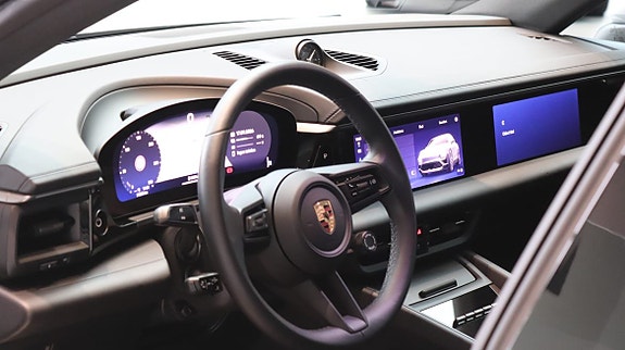 Porsche Macan 4 7 of 10