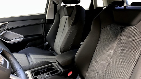 Audi Q3 8 of 22