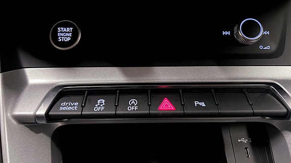 Audi Q3 22 of 22