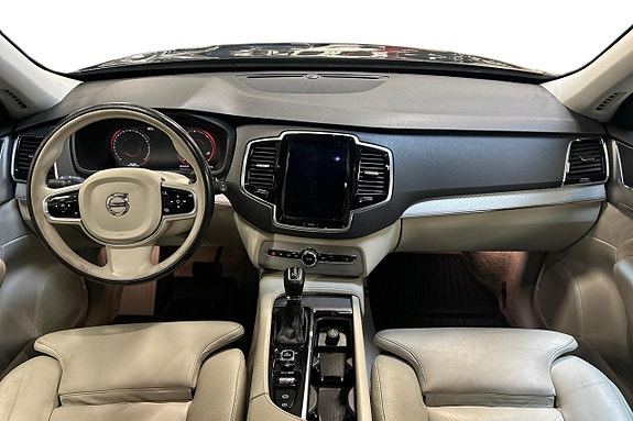 Volvo XC90 12 of 29