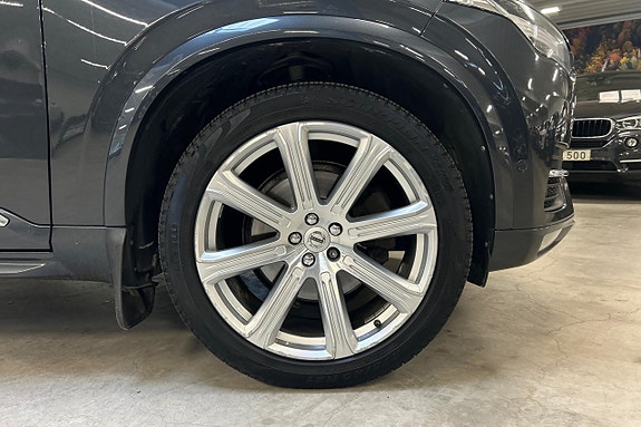 Volvo XC90 11 of 29