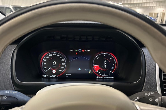Volvo XC90 18 of 29