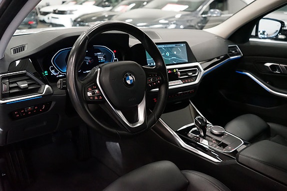 BMW 330e 10 of 21