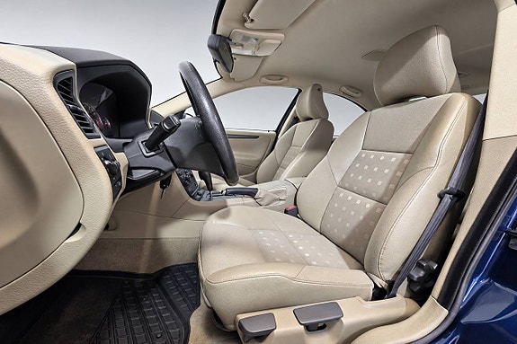 Volvo S60 12 of 24