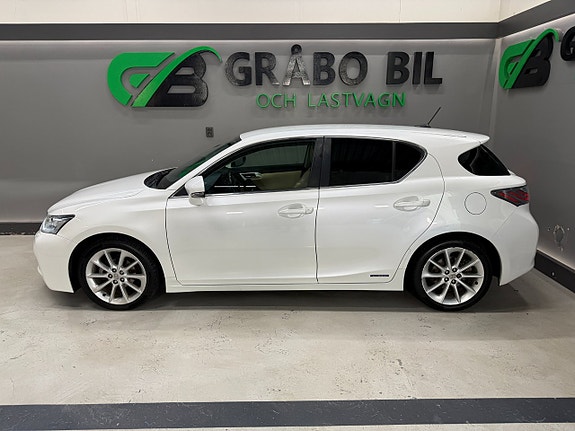 Lexus CT200h 2 of 20