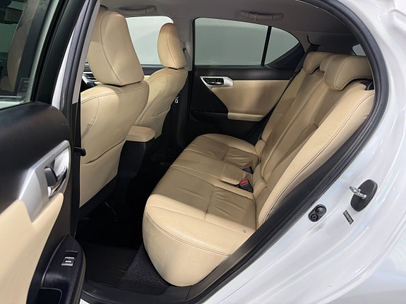 Lexus CT200h 12 of 20