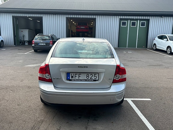 Volvo S40 6 of 16