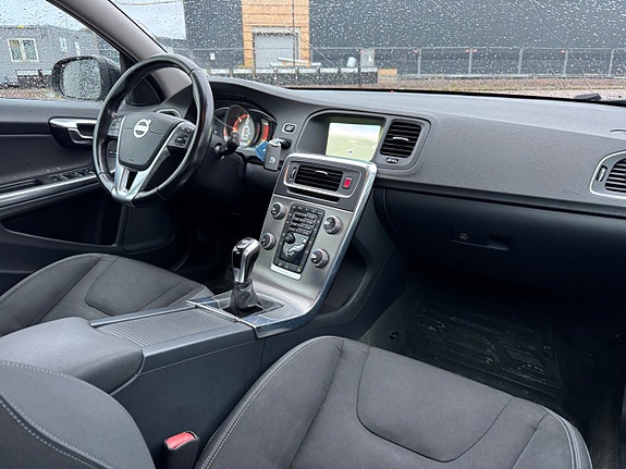 Volvo V60 13 of 20