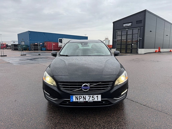 Volvo V60 2 of 20