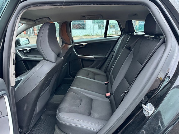 Volvo V60 14 of 20