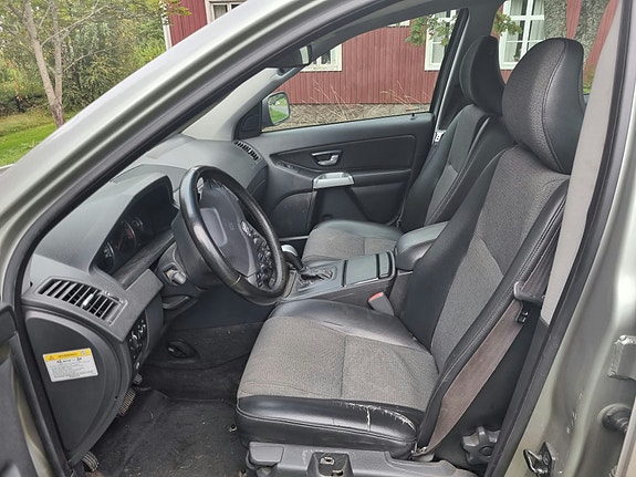 Volvo XC90 4 of 8