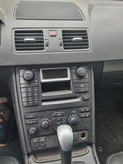 Volvo XC90 6 of 8