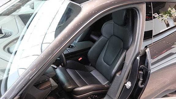 Porsche Taycan Sport Turismo 9 of 10