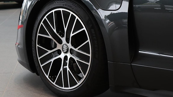 Porsche Taycan Sport Turismo 10 of 10