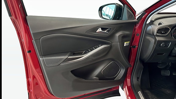Opel Grandland X 11 of 16