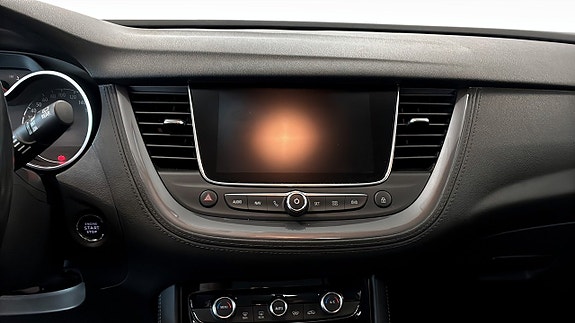 Opel Grandland X 12 of 16