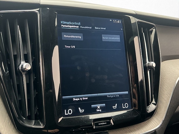 Volvo XC60 16 of 30