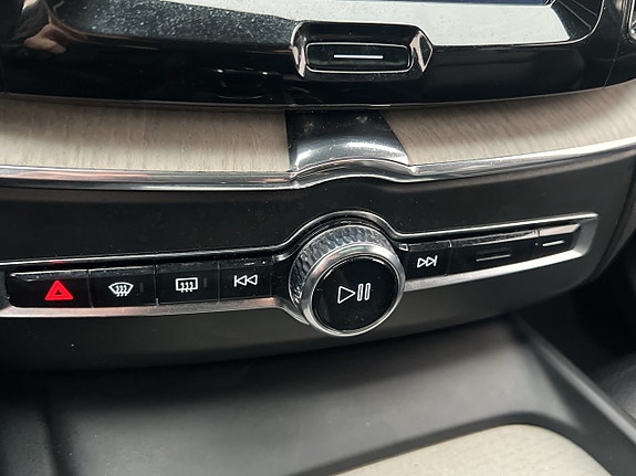 Volvo XC60 30 of 30