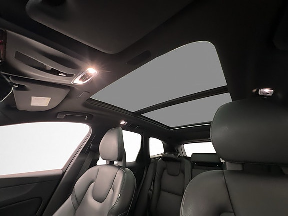 Volvo XC60 13 of 30