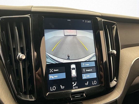 Volvo XC60 18 of 30