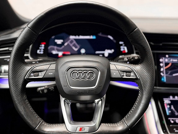 Audi Q8 11 of 29