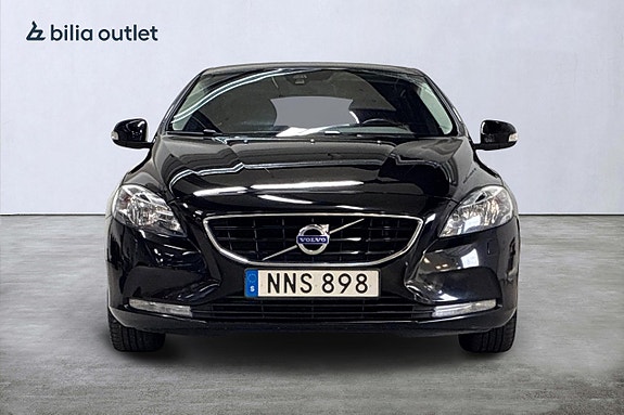 Volvo V40 3 of 22