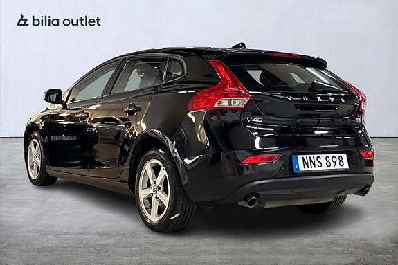 Volvo V40 8 of 22