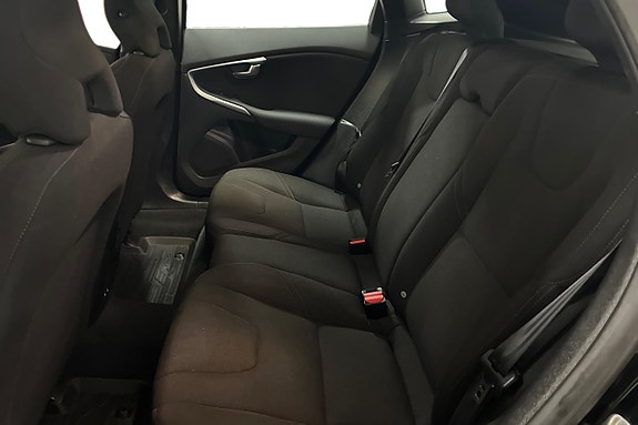 Volvo V40 14 of 22