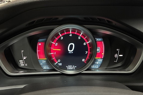 Volvo V40 17 of 22