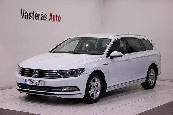 Volkswagen Passat 2 of 29
